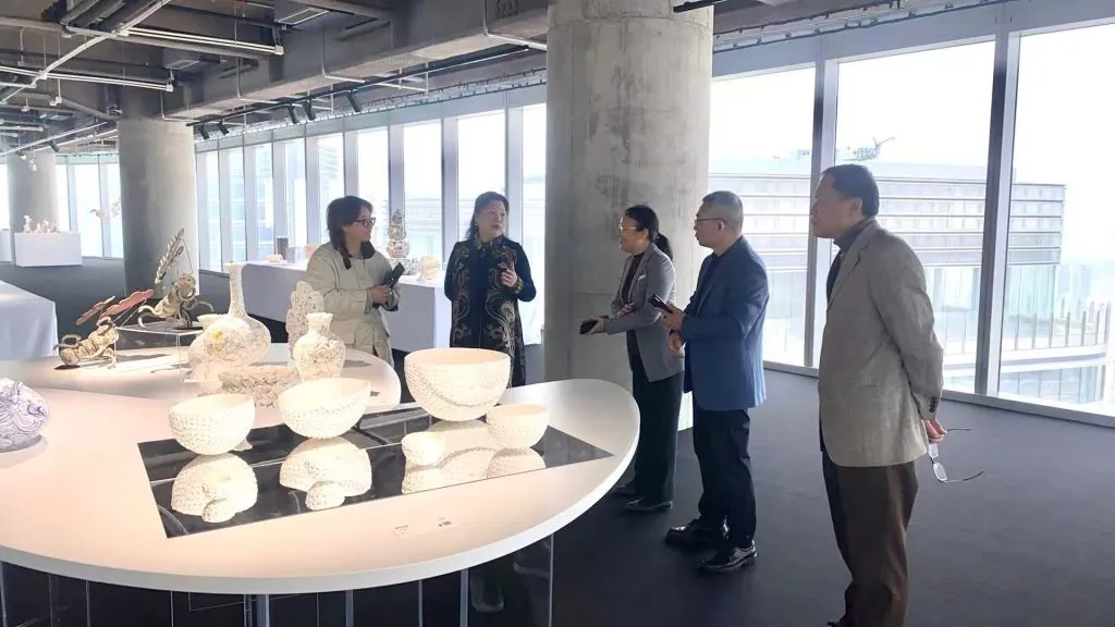 World Headlines China operations team visits the exhibition of works shortlisted for the fourth 'Blanc de Chine' International Ceramic Art Award initiated by Yinglan International